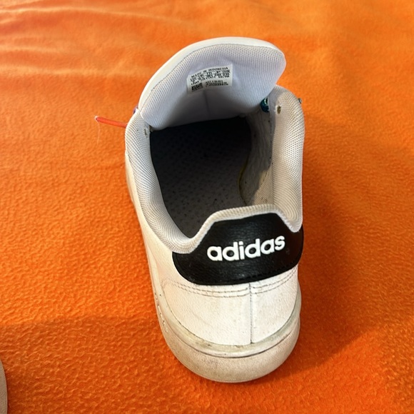 Classic adidas. Womens size 7. - Picture 3 of 6